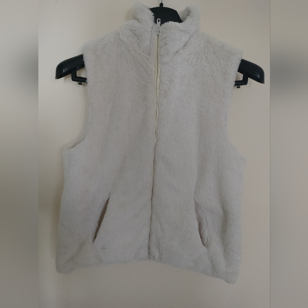 Cejon Vest Women's